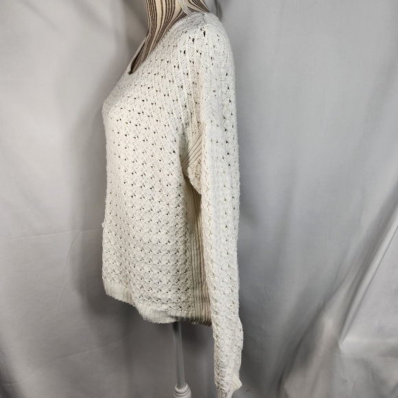 Old Navy White Ribbed Sides Long Sleeve Sweater Size Medium - Picture 3 of 7